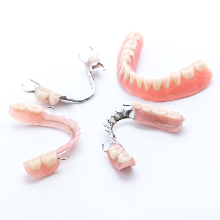 PARTIALS DENTURES